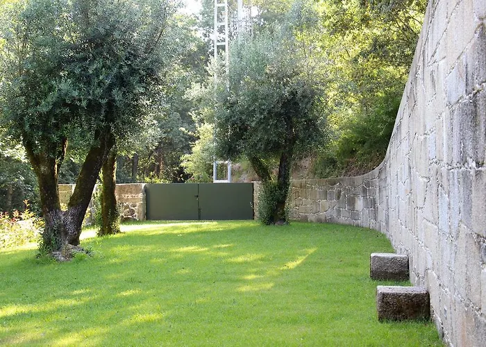 Moinho Do Azere 팜스테이 *